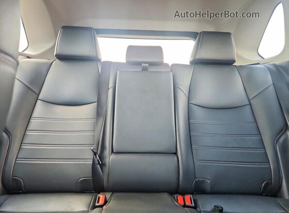 2T3A1RFV6MW152553 2021 TOYOTA RAV4 White Widok tylnych siedzeń