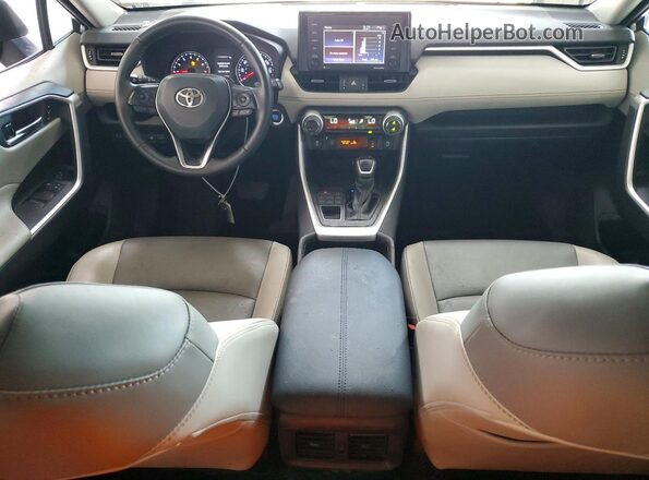 2T3A1RFV7MC175700 2021 TOYOTA RAV4 Silver Widok deski rozdzielczej