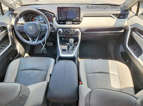 2T3A1RFV9MW174076 2021 TOYOTA RAV4 Gray Вид панелі приладів