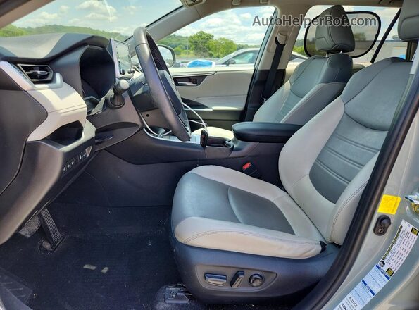 2T3A1RFV9MW174076 2021 TOYOTA RAV4 Gray Вид салону спереду