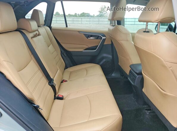 2T3A1RFVXLC070082 2020 TOYOTA RAV4 Green Vista interior trasera