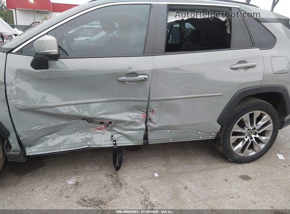 2T3A1RFVXNW266282 2022 TOYOTA RAV4 Gray Front view