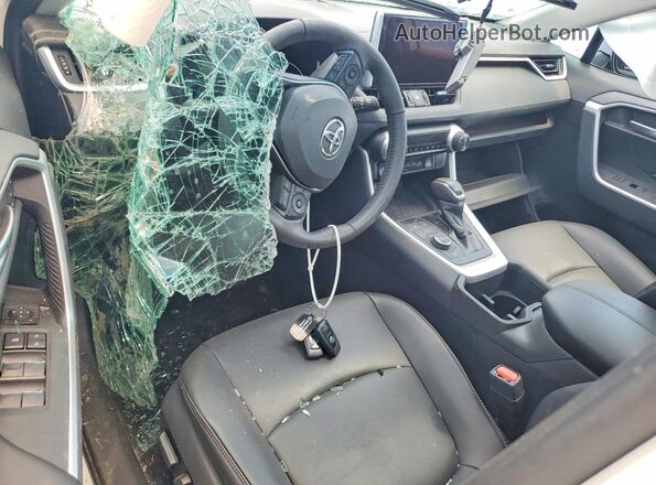 2T3B6RFV6RW047802 2024 TOYOTA RAV4 Белый Вид панели приборов