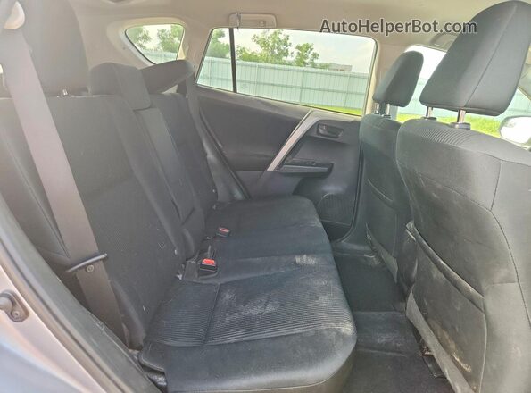 2T3BFREV2HW585123 2017 TOYOTA RAV4 Серебряный Вид задней части салона