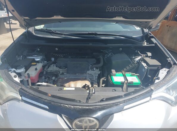 2T3BFREV2HW590581 2017 TOYOTA RAV4 Silver Հետևի տեսք