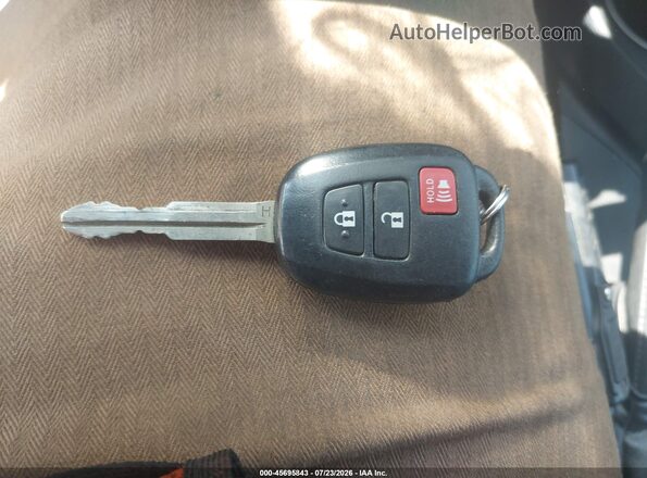 2T3BFREV2HW590581 2017 TOYOTA RAV4 Silver Առջևի վահանակի տեսք