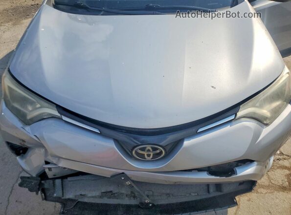 2T3BFREV4HW613035 2017 TOYOTA RAV4 Silver Vista del compartimento del motor