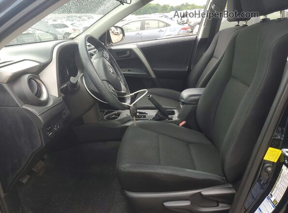 2T3BFREV4HW622303 2017 TOYOTA RAV4 Синий Вид салона спереди