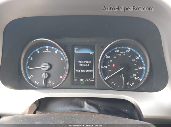 2T3BFREV5HW635450 2017 TOYOTA RAV4 Silver Widok tylnych siedzeń
