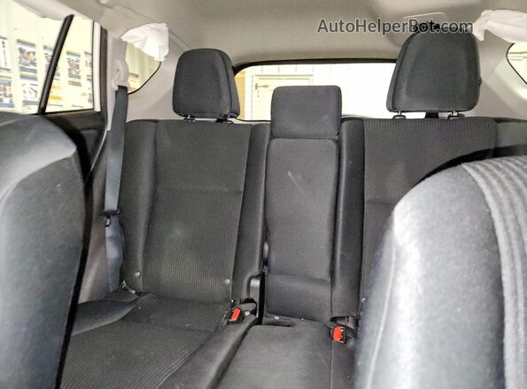 2T3BFREV6GW465470 2016 TOYOTA RAV4 White Vista de los asientos traseros