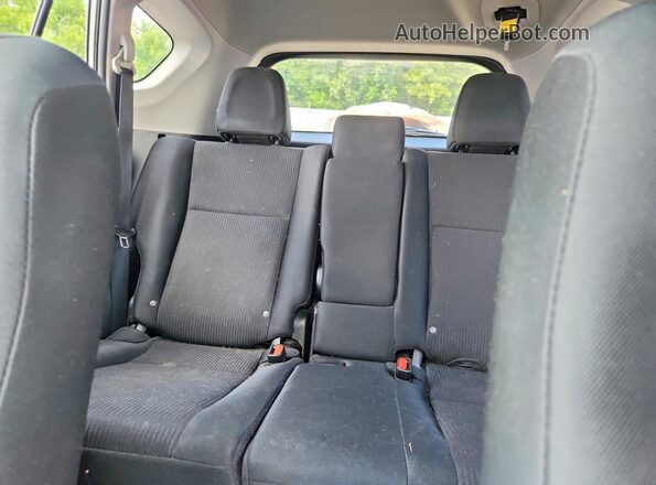 2T3BFREV6GW491261 2016 TOYOTA RAV4 Silver Widok tylnych siedzeń