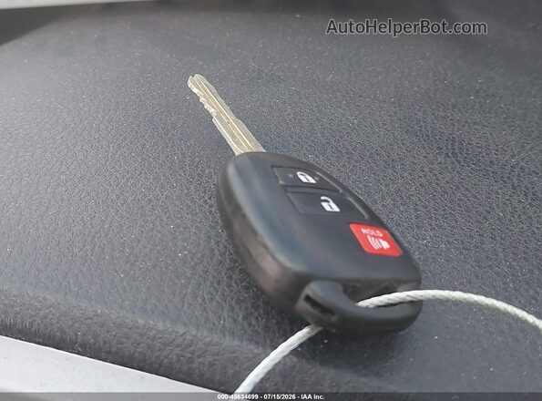 2T3BFREV6HW695401 2017 TOYOTA RAV4 White Вид панелі приладів
