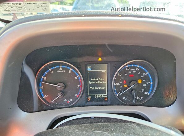 2T3BFREV6JW742237 2018 TOYOTA RAV4 Красный Вид щитка приборов