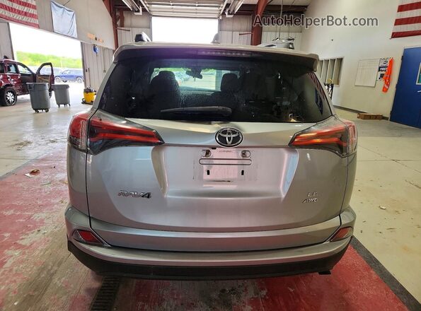 2T3BFREV7HW624255 2017 TOYOTA RAV4 Silver Vista trasera