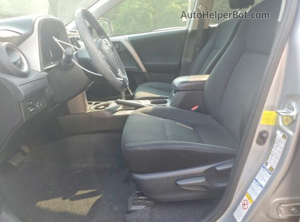 2T3BFREV8HW627164 2017 TOYOTA RAV4 Silver წინა სალონის ხედი