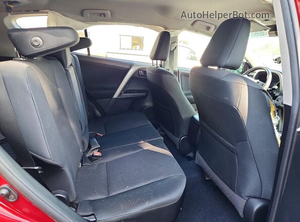 2T3BFREV8JW723737 2018 TOYOTA RAV4 Red Widok tylnych siedzeń