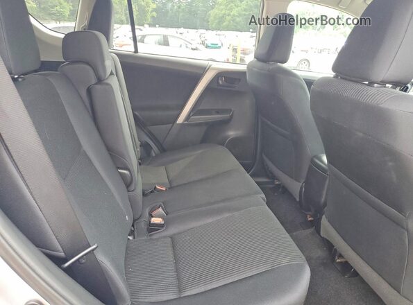 2T3BFREVXHW577755 2017 TOYOTA RAV4 Silver Սալոնի հետևի տեսք