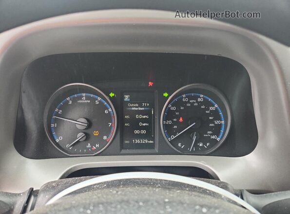 2T3BFREVXJW770882 2018 TOYOTA RAV4 White 