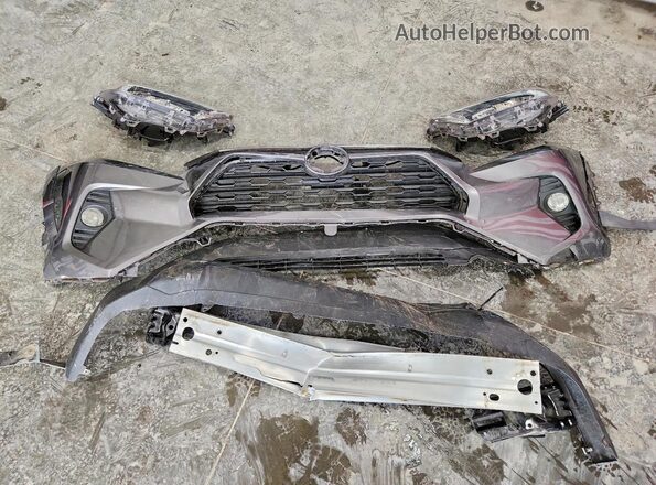 2T3C1RFV0LC070908 2020 TOYOTA RAV4 Gray Engine compartment view