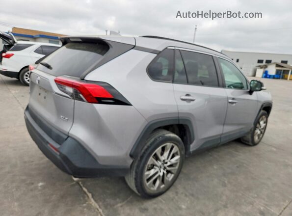 2T3C1RFV1KC027886 2019 TOYOTA RAV4 Серебряный Задняя правая четверть