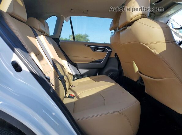 2T3C1RFV2MW149092 2021 TOYOTA RAV4 White Rear seats view