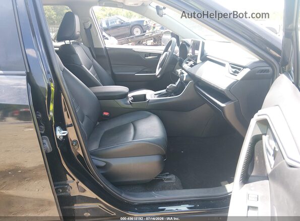 2T3C1RFV2RC274828 2024 TOYOTA RAV4 Черный Вид салона спереди