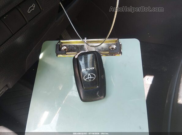 2T3C1RFV2RC274828 2024 TOYOTA RAV4 Черный Вид панели приборов