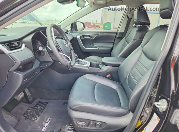 2T3C1RFV3PC229068 2023 TOYOTA RAV4 Black Widok wnętrza z przodu