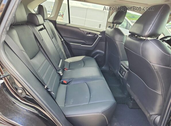 2T3C1RFV3PC229068 2023 TOYOTA RAV4 Black Widok tylnych siedzeń