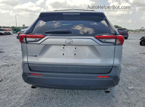 2T3C1RFV3RC289659 2024 TOYOTA RAV4 Silver უკანა ხედი