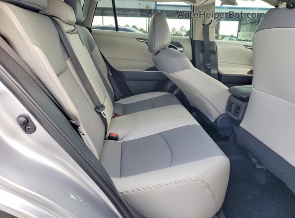 2T3C1RFV3RC289659 2024 TOYOTA RAV4 Silver უკანა სალონის ხედი