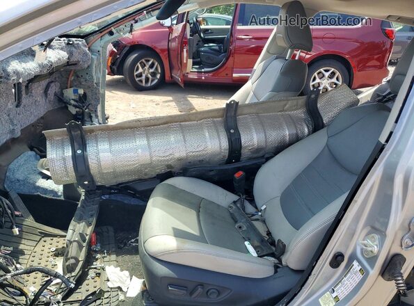 2T3C1RFV4LW071235 2023 TOYOTA RAV4 Silver Front interior view