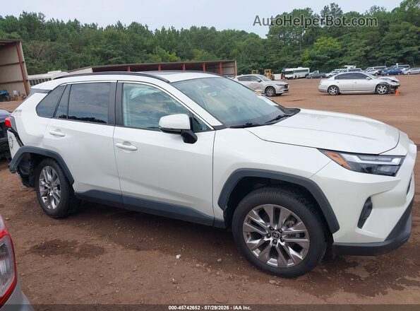 2T3C1RFV4NW205311 2022 TOYOTA RAV4 White Widok wnętrza z tyłu