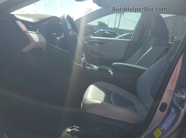 2T3C1RFV4PW252096 2023 TOYOTA RAV4 Silver Vista interior delantera