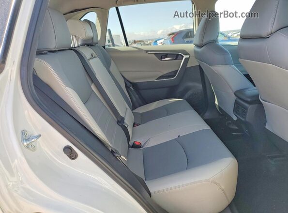 2T3C1RFV6MW117665 2021 TOYOTA RAV4 White უკანა სავარძლების ხედი