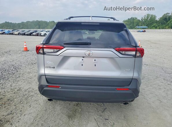 2T3C1RFV6SW433015 2025 TOYOTA RAV4 Серебряный Вид сзади
