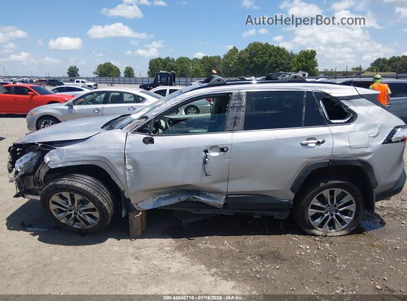 2T3C1RFV7KW035540 2019 TOYOTA RAV4 Серебряный Вид спереди