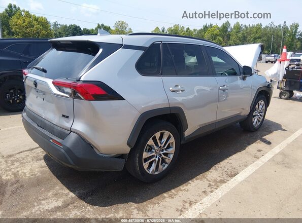 2T3C1RFV8KC016769 2019 TOYOTA RAV4 Silver Задня права чверть