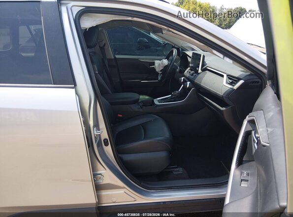 2T3C1RFV8KC016769 2019 TOYOTA RAV4 Silver Вид салону спереду