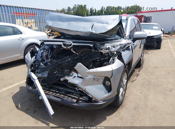 2T3C1RFV8KC016769 2019 TOYOTA RAV4 Silver Вид спереду