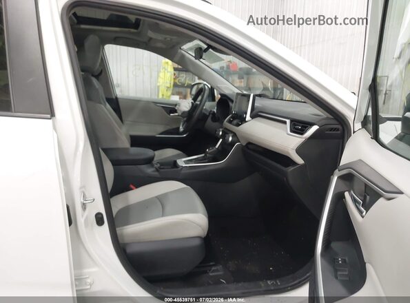 2T3C1RFV8KC026766 2019 TOYOTA RAV4 White Front interior view