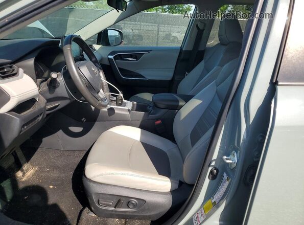 2T3C1RFV8NW191333 2022 TOYOTA RAV4 Серый Вид салона спереди