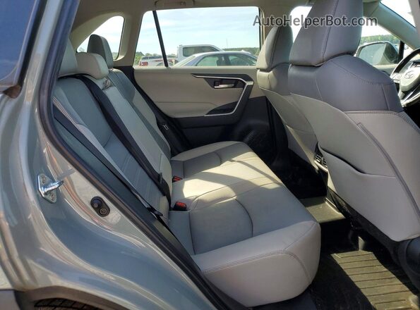 2T3C1RFV8NW191333 2022 TOYOTA RAV4 Серый Вид задней части салона