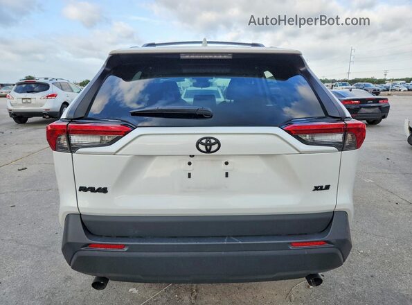 2T3C1RFV8RW342810 2024 TOYOTA RAV4 White Rear view