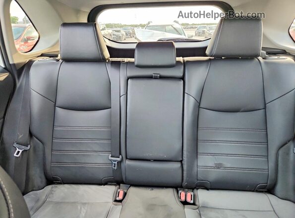 2T3C1RFV8RW342810 2024 TOYOTA RAV4 White Rear seats view