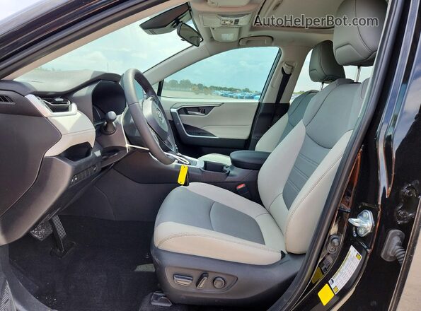 2T3C1RFV8SC346492 2025 TOYOTA RAV4 Black Front interior view