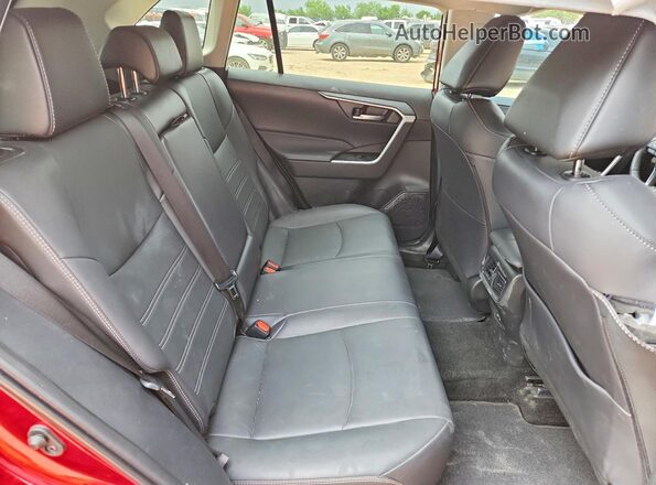 2T3C1RFV8SW432402 2025 TOYOTA RAV4 Burgundy Widok wnętrza z tyłu