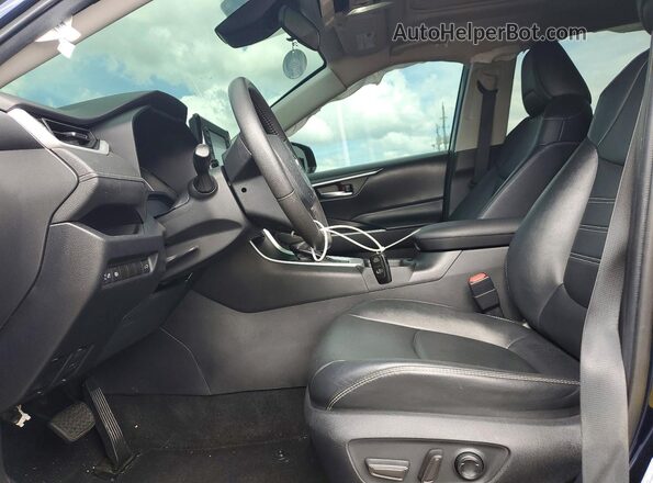 2T3C1RFV9MW118146 2021 TOYOTA RAV4 Blue Front interior view