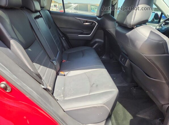 2T3C1RFV9NW203683 2022 TOYOTA RAV4 Red Widok tylnych siedzeń