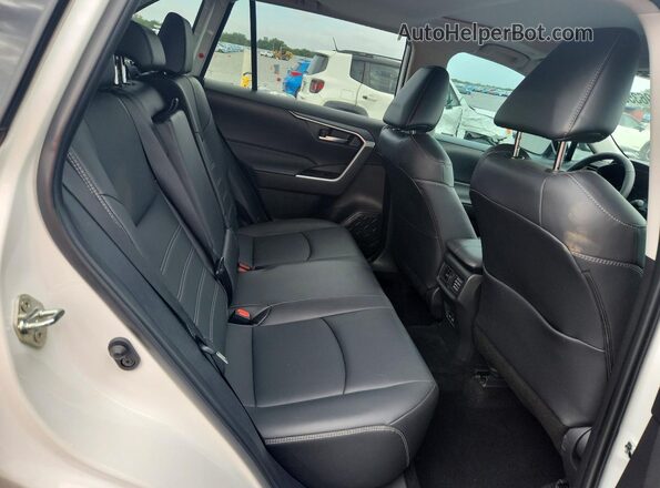 2T3C1RFV9SW418539 2025 TOYOTA RAV4 White უკანა სალონის ხედი